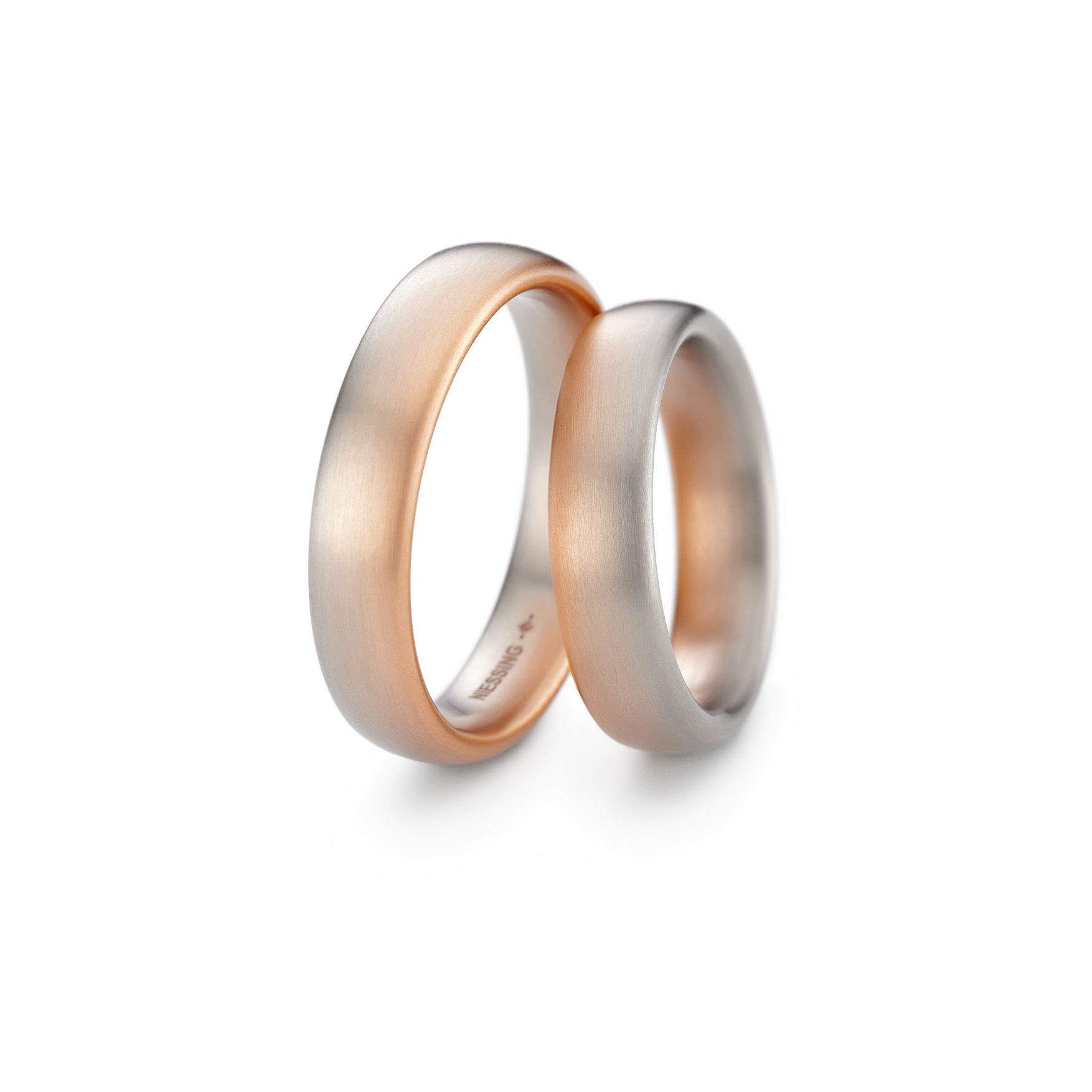 Trauringe Graugold 55 Niessing-Trauringe-Aura-Horizontal-Aura-Gold