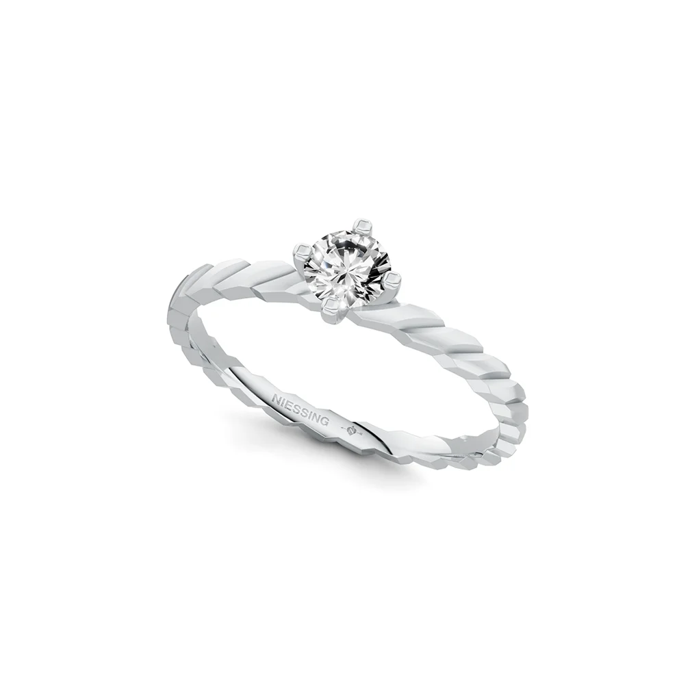 Verlobungsringe Platin 20 Niessing Woven Love Brillantring N401910, 1,8mm, 0,18ct, Platin Satin. Made in Germany, erhältlich bei EVA Trauringwelten in Hagen.